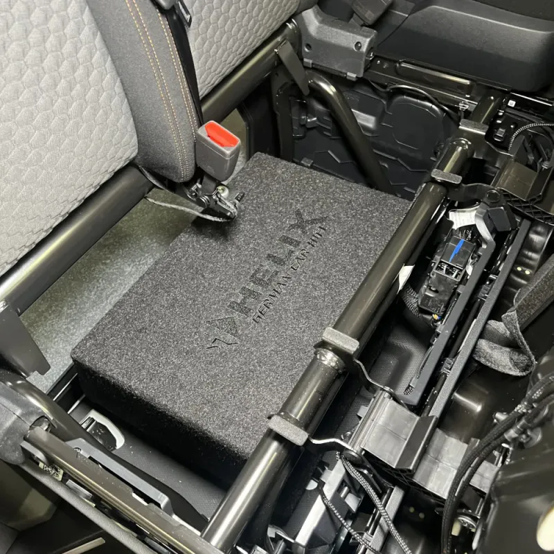 Match Lydoppgraderingspakke VW Transporter T7 DSP-forsterker, basskasse og høyttalere. For 3-seters utgave.