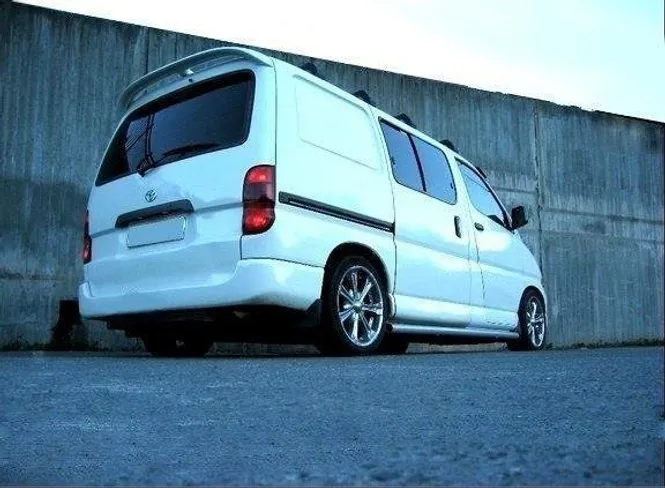 Hovedbilde REAR SPOILER TOYOTA HIACE 